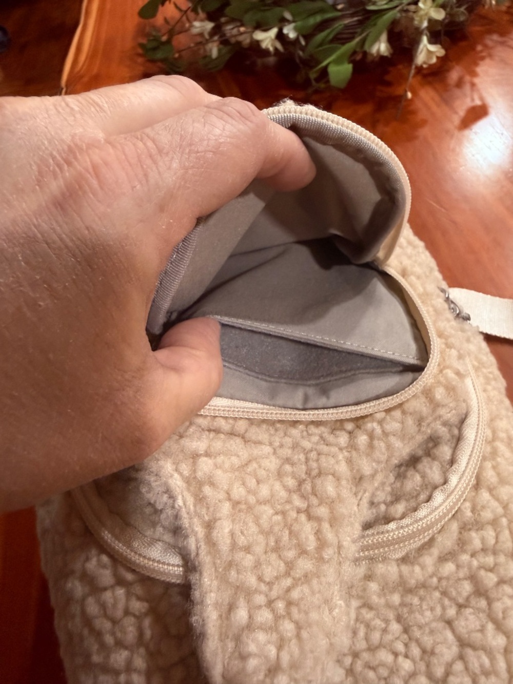 Baggallini cross body Sherpa purse NWT - Picture 12 of 16